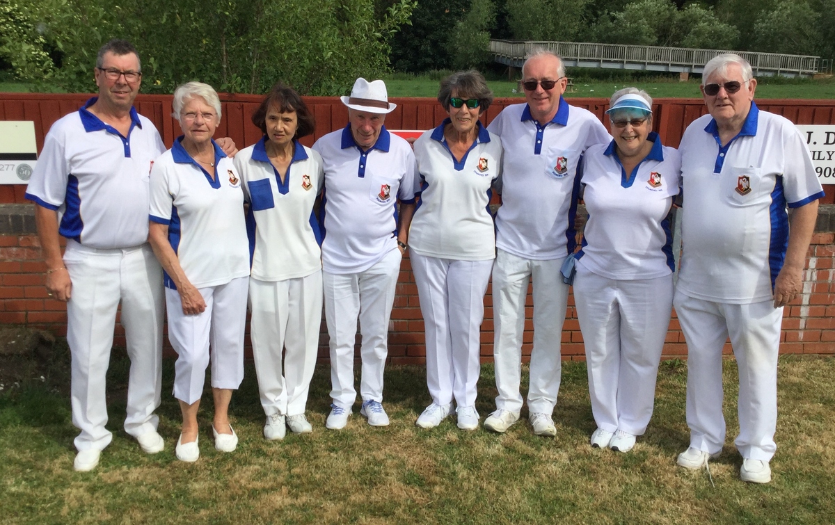 The Mens and Ladies Senior Fours Team at Newport Pagnell.